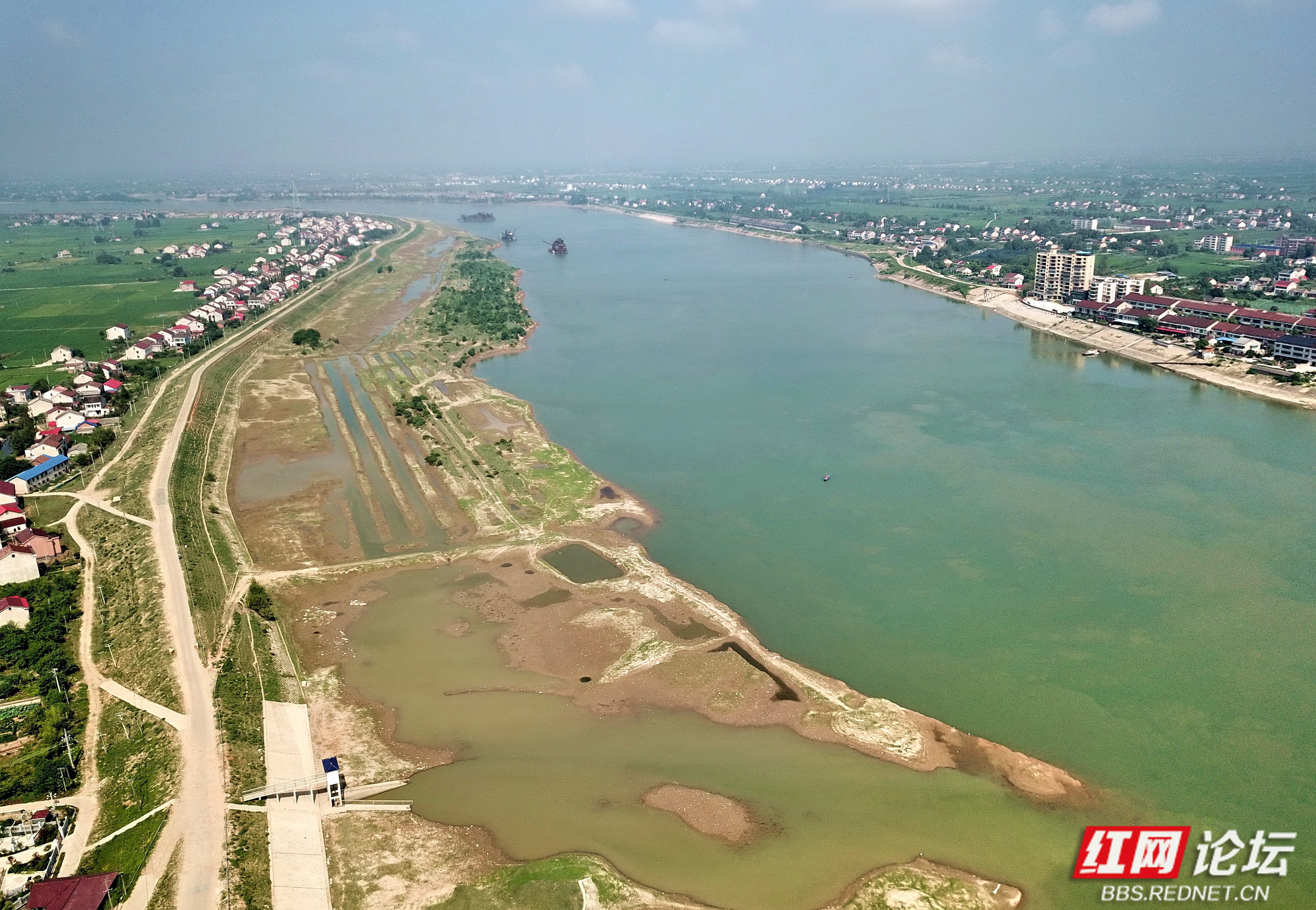 壮宽成景的资江河段