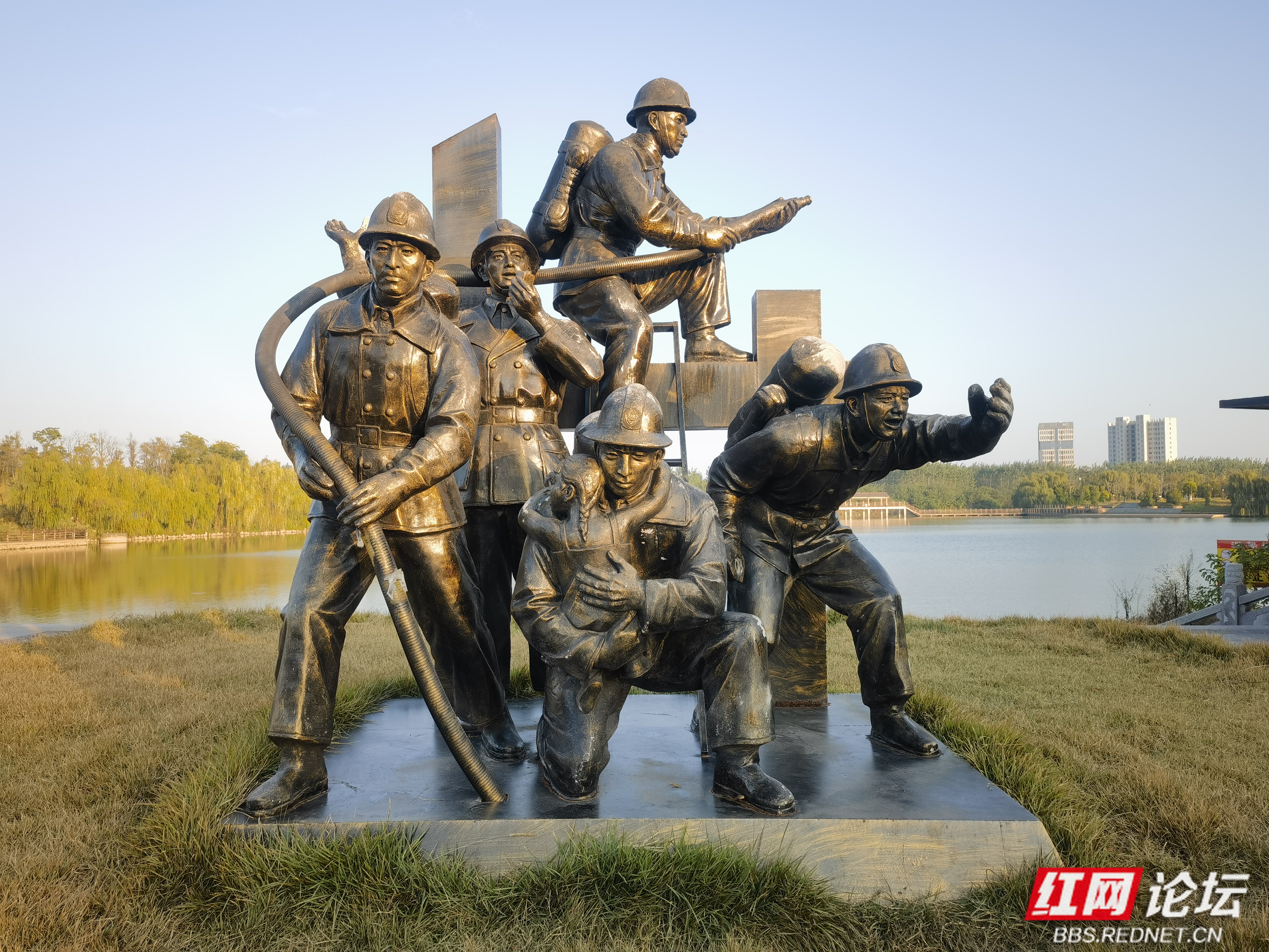 消防雕像 警钟长鸣