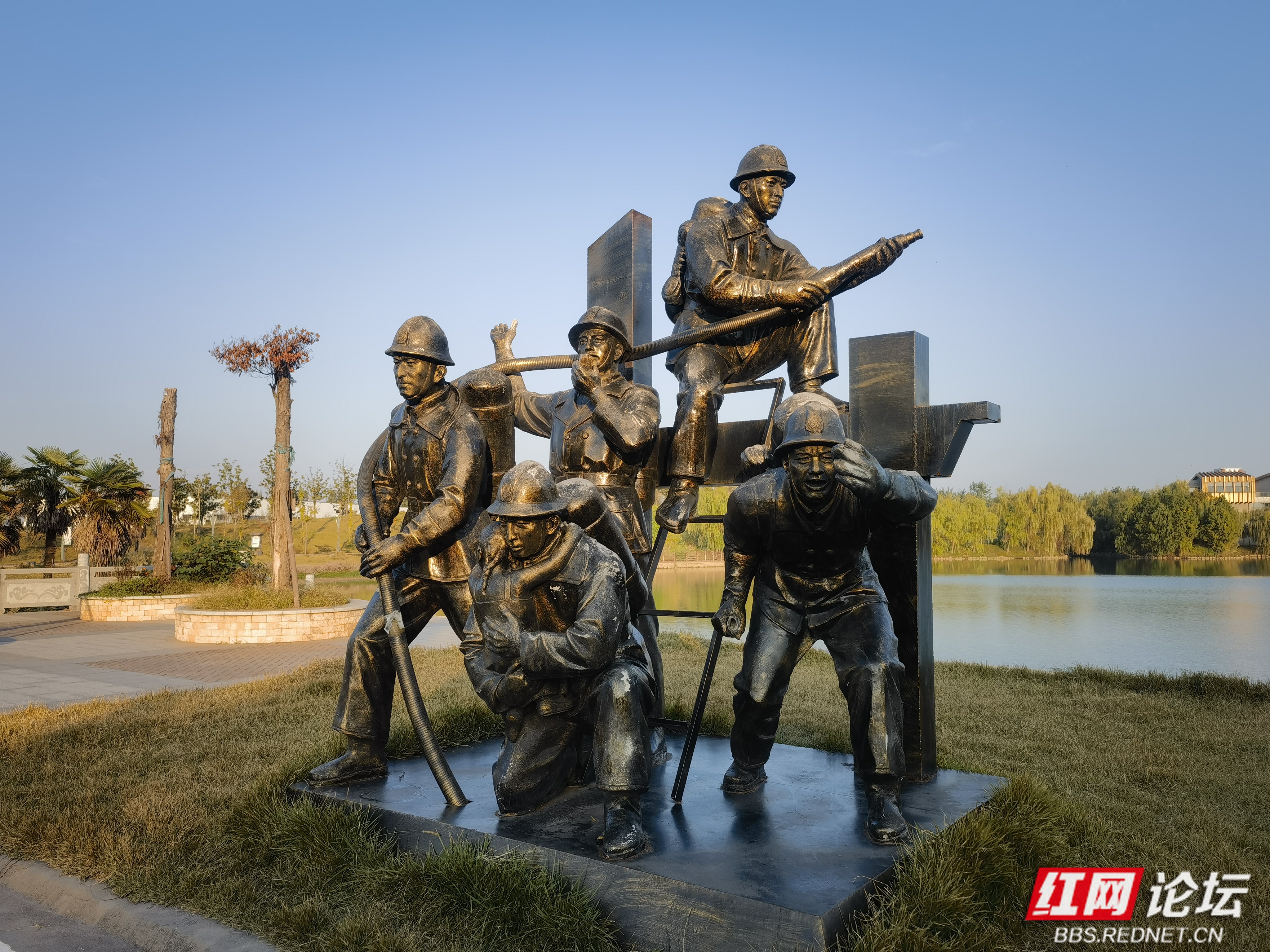 消防雕像 警钟长鸣